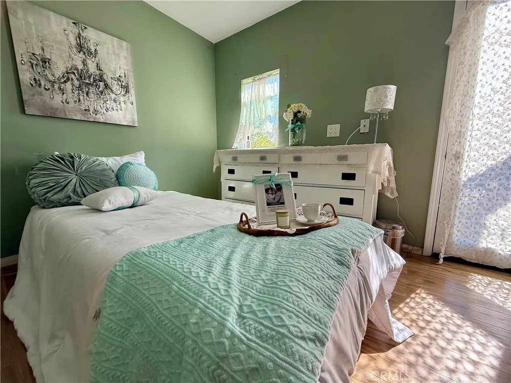 1532 N Ontario Street, Burbank, California 91505 home-pic-19